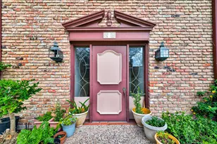 7600 Burgoyne Rd, Houston, TX 77063 - Photo 2