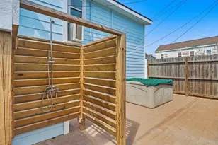 1812 20th St, Galveston, TX 77550 - Photo 38