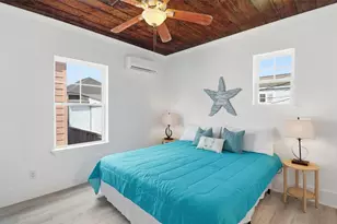 1812 20th St, Galveston, TX 77550 - Photo 28