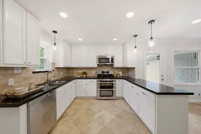 5506 Creekbend Drive, Houston, TX 77096 - Photo 10