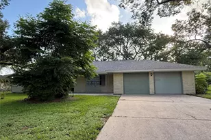 1704 Jones St, Alvin, TX 77511 - Photo 2