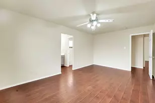2754 Red Oak Dr, Grand Prairie, TX 75052 - Photo 34
