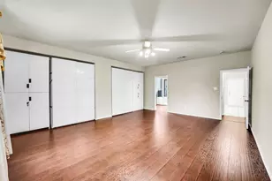 2754 Red Oak Dr, Grand Prairie, TX 75052 - Photo 20