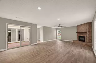 15915 Dunmoor Dr, Houston, TX 77059 - Photo 6