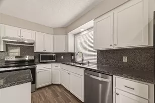 15915 Dunmoor Dr, Houston, TX 77059 - Photo 14