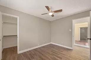 15915 Dunmoor Dr, Houston, TX 77059 - Photo 24