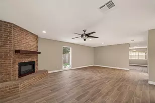 15915 Dunmoor Dr, Houston, TX 77059 - Photo 8