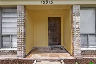 15915 Dunmoor Dr, Houston, TX 77059 - Photo 4