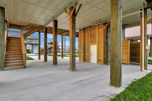 120 Jewel Dr, Crystal Beach, TX 77650 - Photo 4