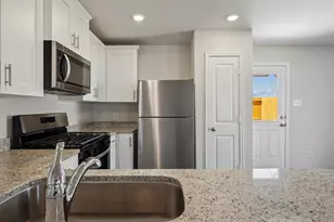 10410 Red Cardinal Dr, Cleveland, TX 77328 - Photo 10