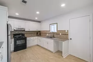 7543 Greenstone St, Houston, TX 77087 - Photo 6