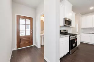 2103 Sanders Brook Dr, Baytown, TX 77521 - Photo 2