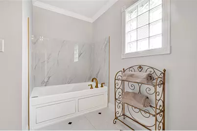 317 Avenue Of Oaks Street, Houston, TX 77009 - Photo 28