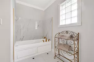 317 Avenue of Oaks St, Houston, TX 77009 - Photo 28