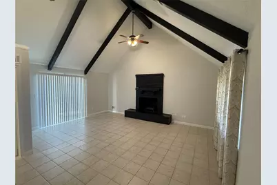 7 Sunmeadow Boulevard, Friendswood, TX 77546 - Photo 2