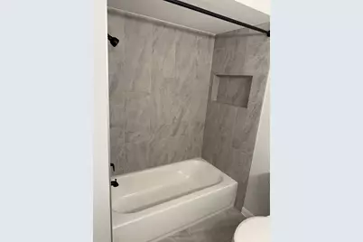 7 Sunmeadow Boulevard, Friendswood, TX 77546 - Photo 4