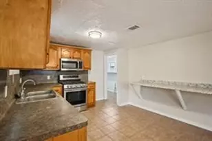 421 Clearwater St, Houston, TX 77029 - Photo 6