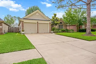 3535 Chesapeake Ct, Pearland, TX 77584 - Photo 2