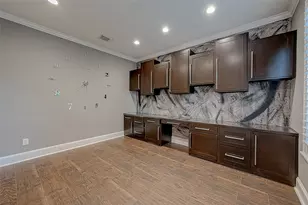 1419 Kyle Hill Ln, Sugar Land, TX 77479 - Photo 4