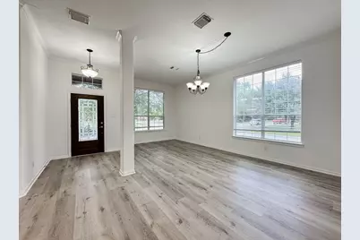 73 E Montfair Boulevard, The Woodlands, TX 77382 - Photo 2
