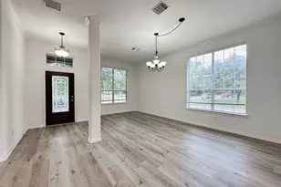 73 E Montfair Blvd, The Woodlands, TX 77382 - Photo 2