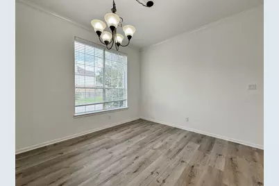 73 E Montfair Boulevard, The Woodlands, TX 77382 - Photo 4