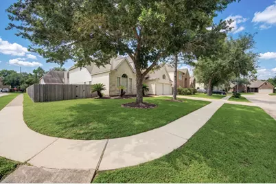 2318 Stoneburg Court, Sugar Land, TX 77479 - Photo 2