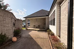 222 Pin Oak Dr, Baytown, TX 77520 - Photo 38