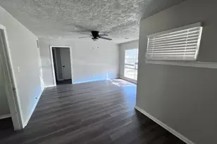 5831 Belneath St, Houston, TX 77033 - Photo 2