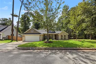 1859 E Lake Dr, Huntsville, TX 77340 - Photo 2