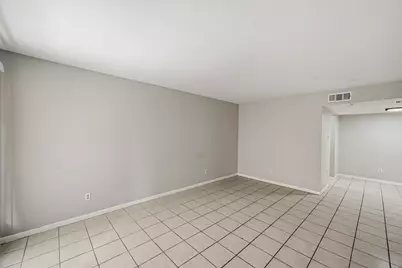 9616 Long Point Road #33, Houston, TX 77055 - Photo 4