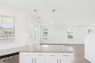15643 Fellswood Dr, Houston, TX 77044 - Photo 10