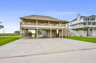 3721 Biscayne Beach Rd, Crystal Beach, TX 77650 - Photo 4