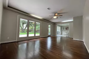 3229 Westridge St, Houston, TX 77025 - Photo 2
