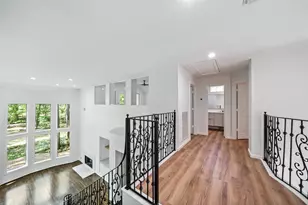 38 N Castlegreen Cir, The Woodlands, TX 77381 - Photo 14