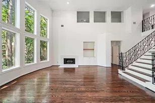 38 N Castlegreen Cir, The Woodlands, TX 77381 - Photo 10