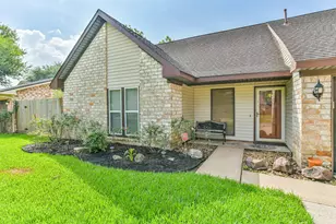 9818 Sagepike Dr, Houston, TX 77089 - Photo 2