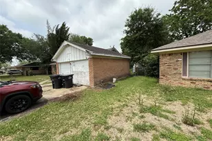 912 Midas Ln, Alvin, TX 77511 - Photo 4