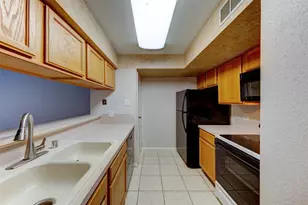18617 Egret Bay Blvd, Webster, TX 77058 - Photo 8