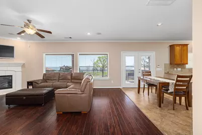 264 Falcon Point, Onalaska, TX 77360 - Photo 8