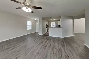 9829 Hyacinth Way, Conroe, TX 77385 - Photo 2