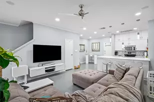 9850 Pagewood Ln, Houston, TX 77042 - Photo 8