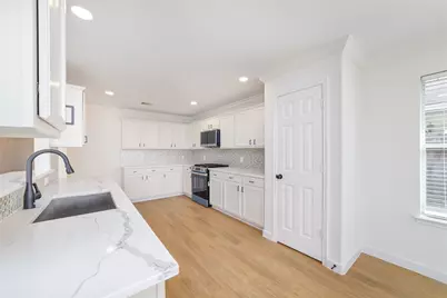 6523 Morningsage Lane, Houston, TX 77088 - Photo 8