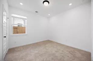 8310 Amethyst Valley Ln, Angleton, TX 77515 - Photo 10