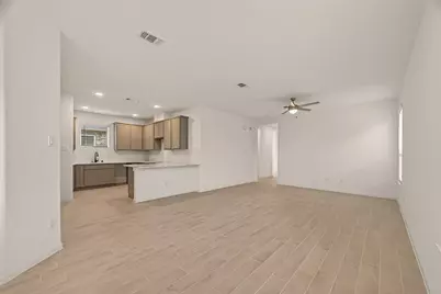 2915 Copper Falls Drive, Iowa Colony, TX 77583 - Photo 10