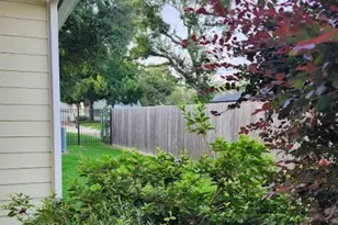 745 W 42nd St, Houston, TX 77018 - Photo 2