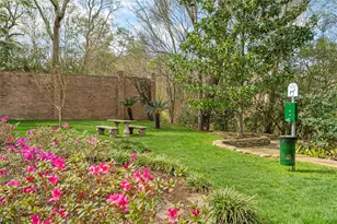 2238 S Piney Point Rd, Houston, TX 77063 - Photo 30