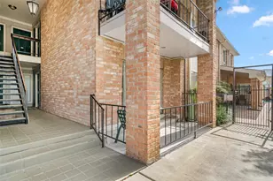 2238 S Piney Point Rd, Houston, TX 77063 - Photo 14