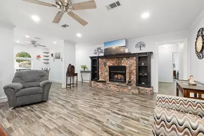 408 28th Avenue N, Texas City, TX 77590 - Photo 4