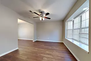 158 E Pathfinders Cir, The Woodlands, TX 77381 - Photo 8